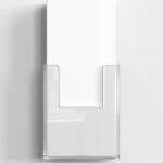 Acryl Wandhalterung Broschürenhalter mit leeren weißen Broschüren.