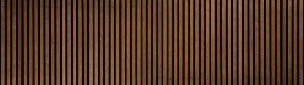 Ein Wandpaneel aus Holz